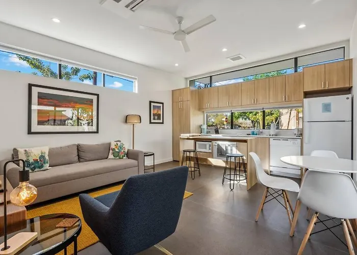 Refreshing 1-bedroom - 80 Walkscore! Apartment