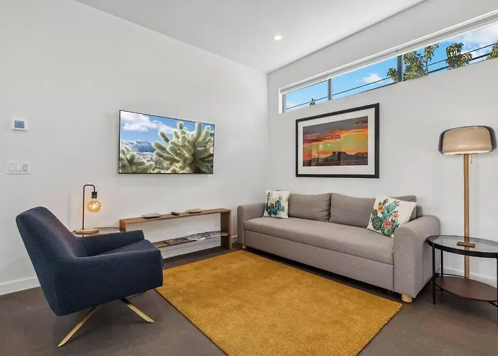 Apartment Refreshing 1-bedroom - 80 Walkscore!