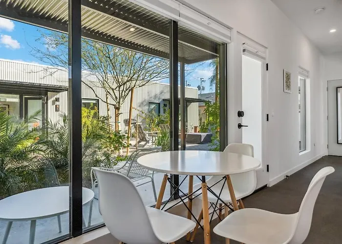 Refreshing 1-bedroom - 80 Walkscore!
