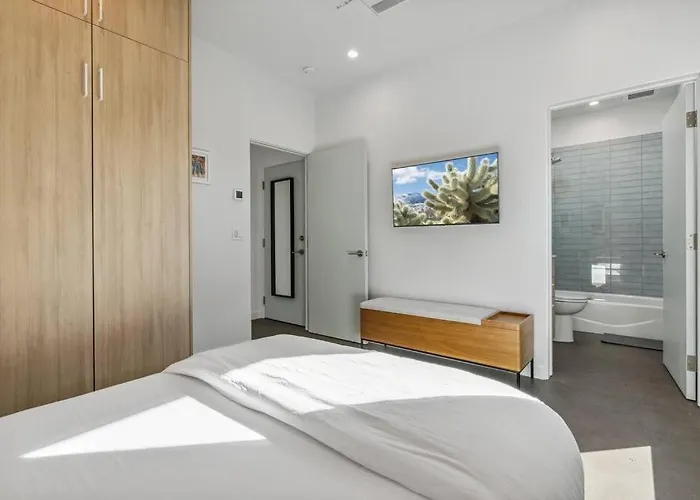 Refreshing 1-bedroom - 80 Walkscore! Apartment
