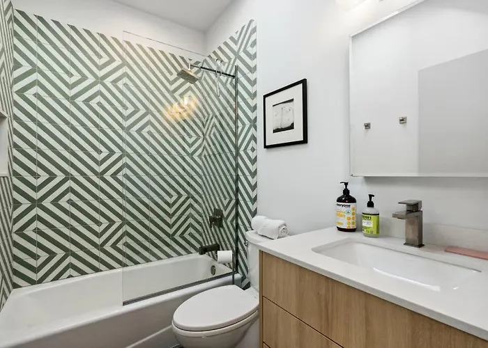 Refreshing 1-bedroom - 80 Walkscore! * Phoenix